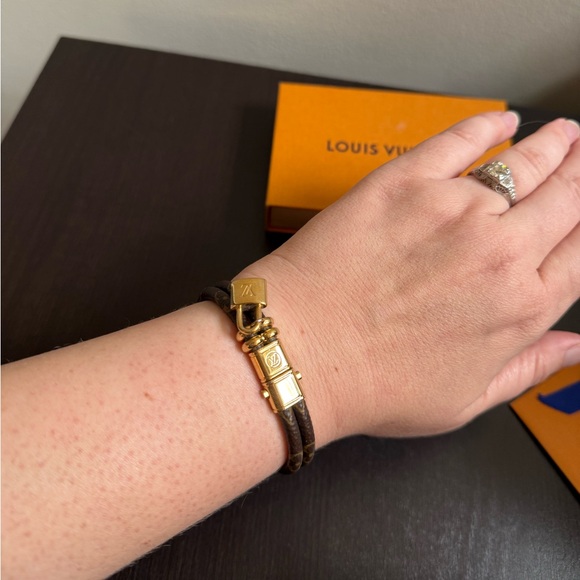 Louis Vuitton Monogram Brasle Keepit Twice Bracelet - Picture 7 of 8